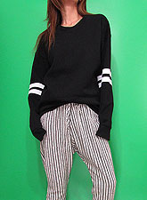 Outer092 Stripe on Sleeve Sweatshirt/Black