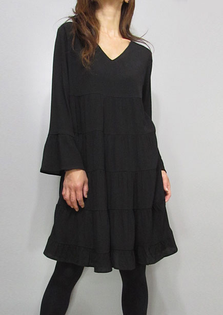 Dress158 V-Neck Tiered Dress/Black