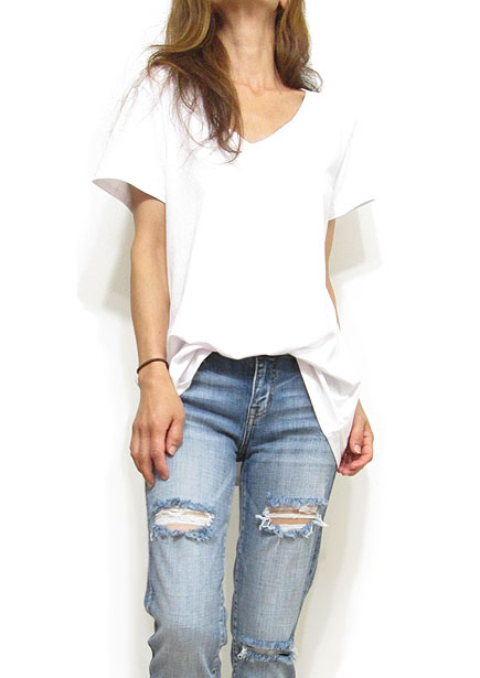 Tops756 Basic Oversized V-Neck T-Shirt/White
