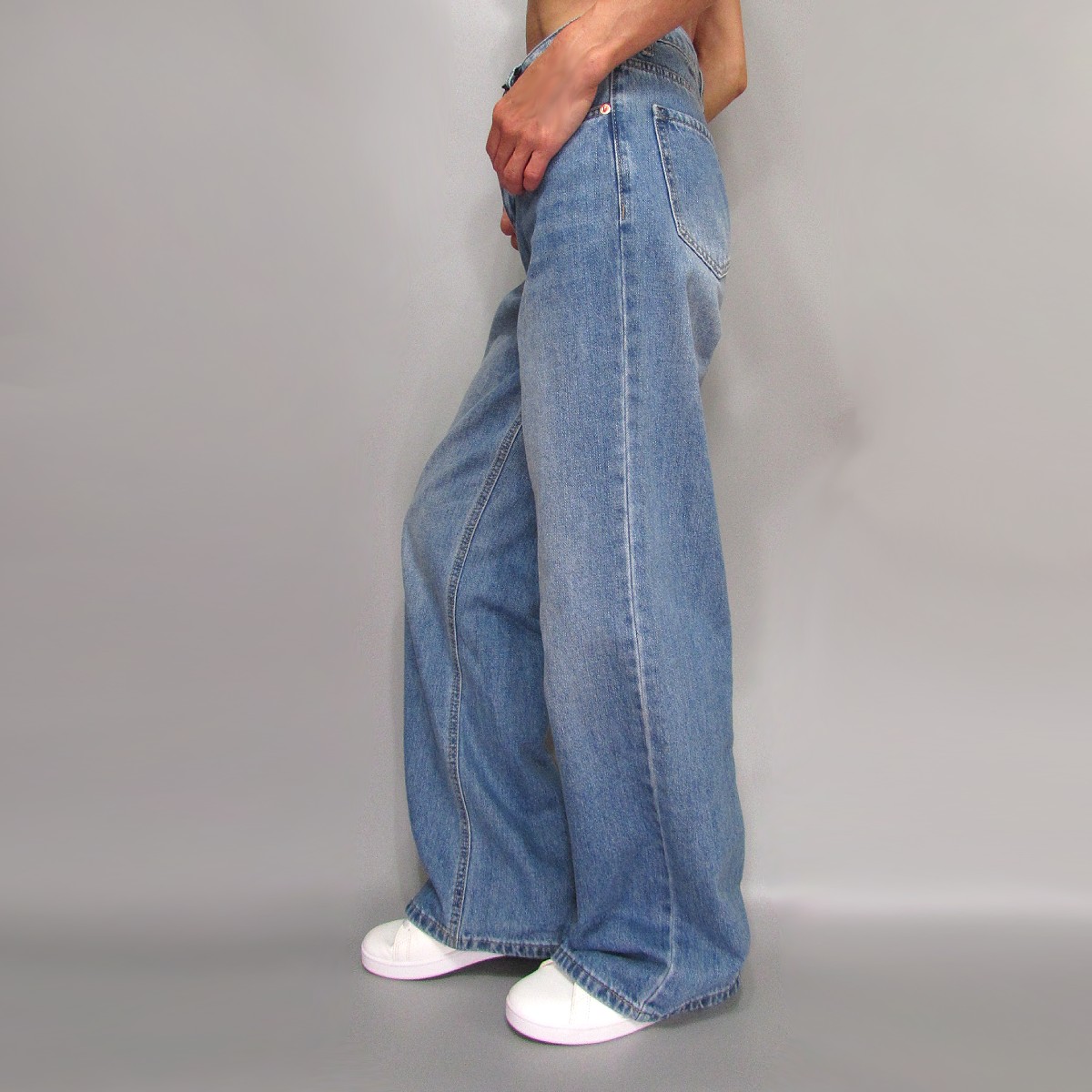 Denim085モデル着用サイド