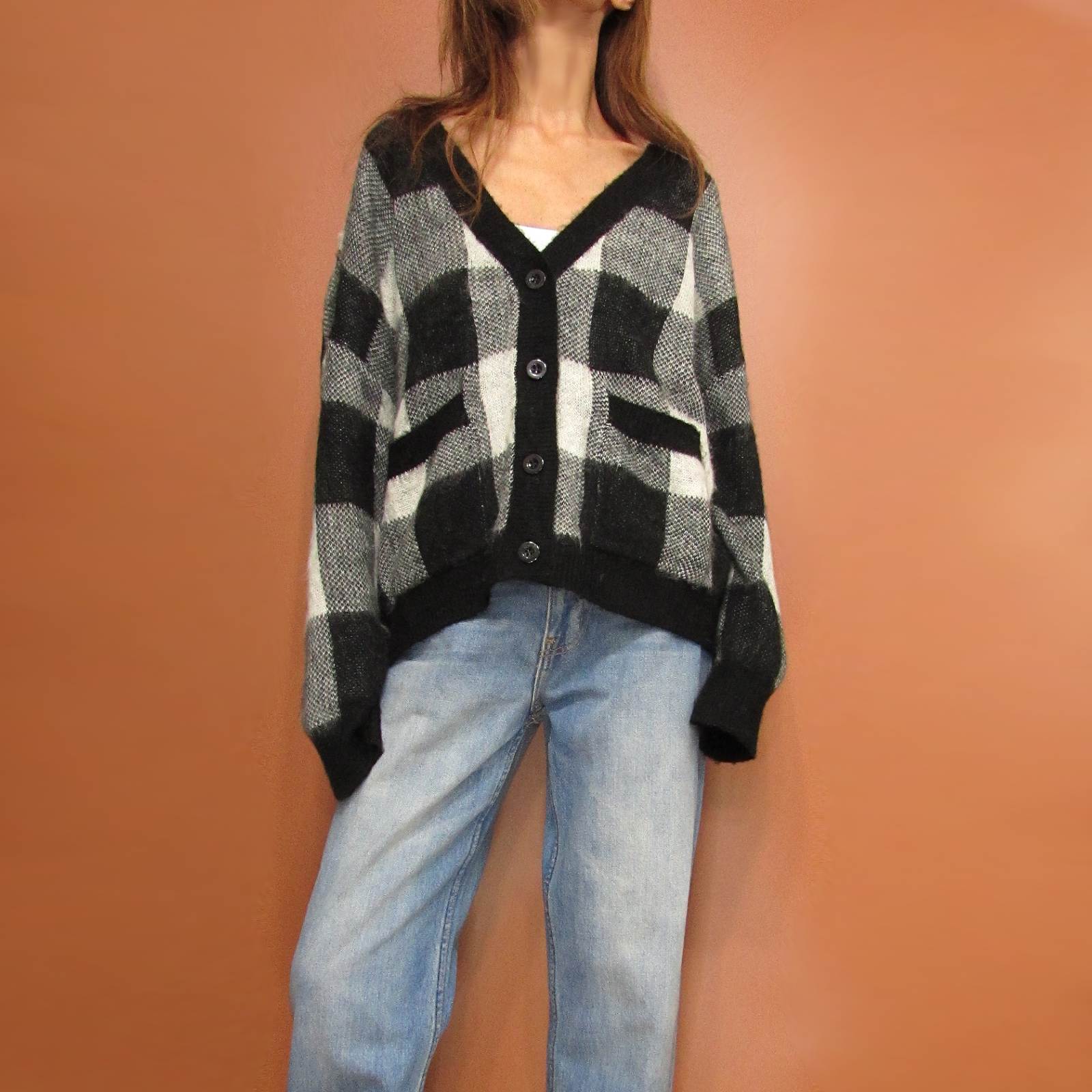 Knit266 Loose-Fit Checkered Knitted Cardigan/Black & White