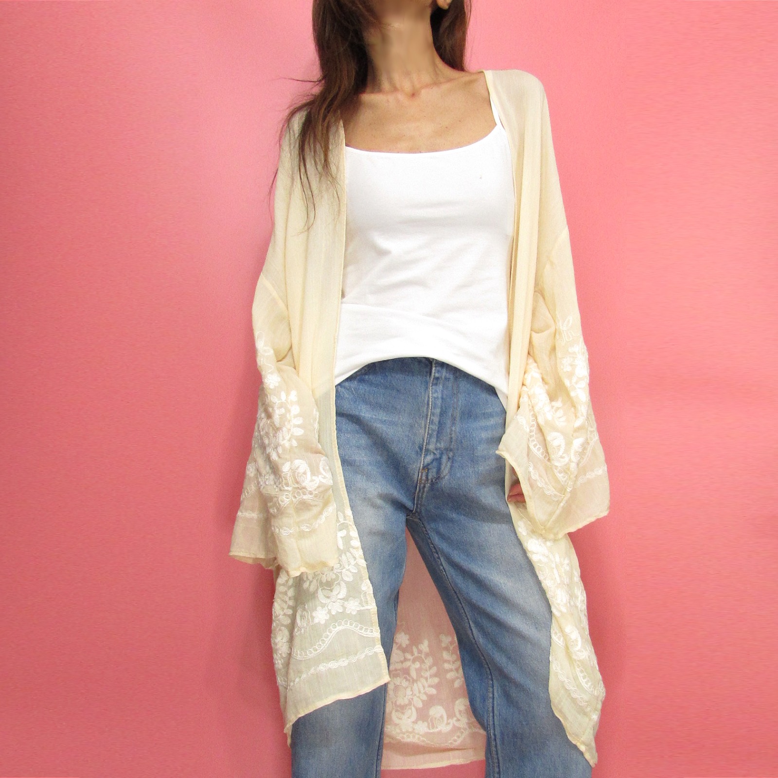 Outer099 Embroidered Light Weight Kimono/Cream