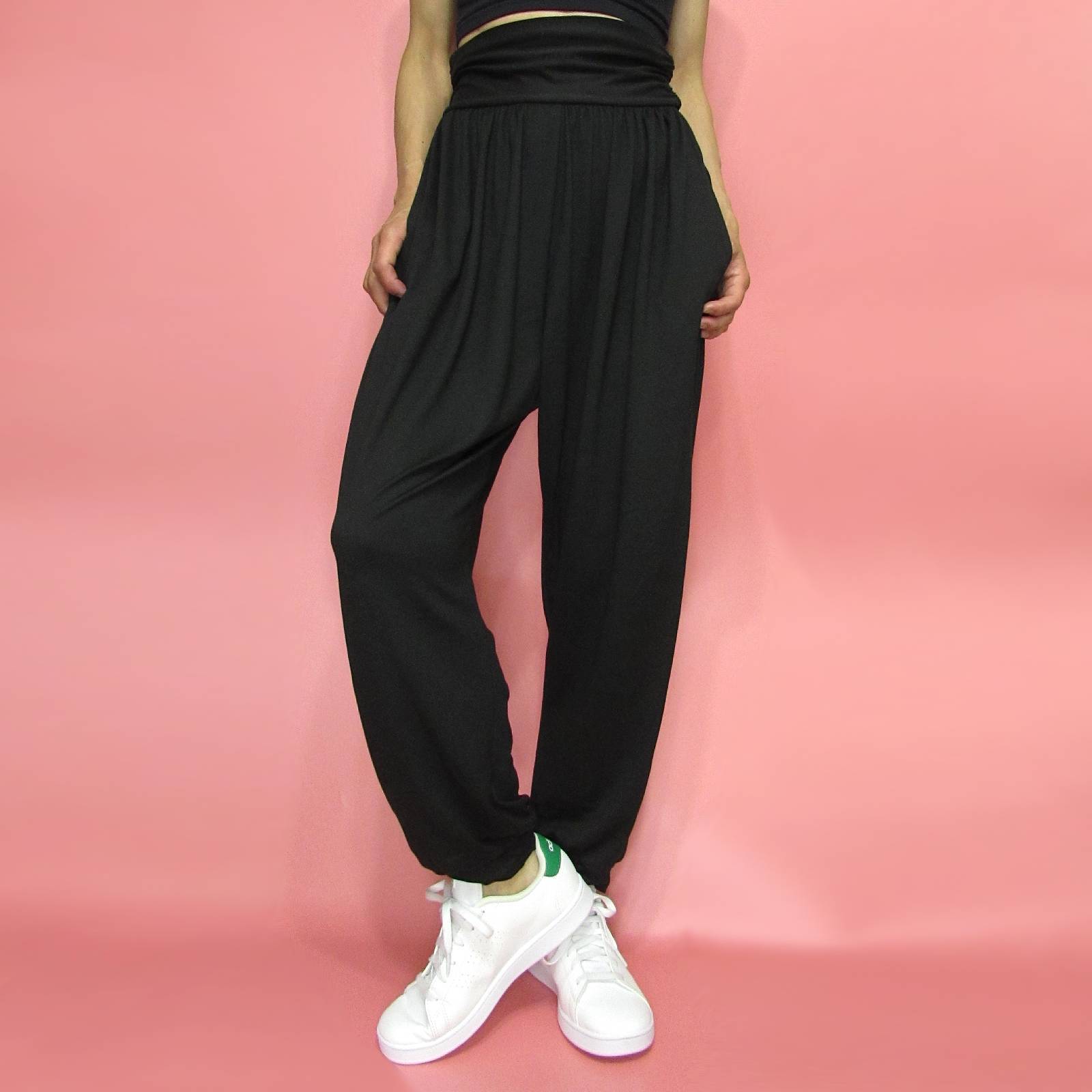 Pants284モデル着用フロント