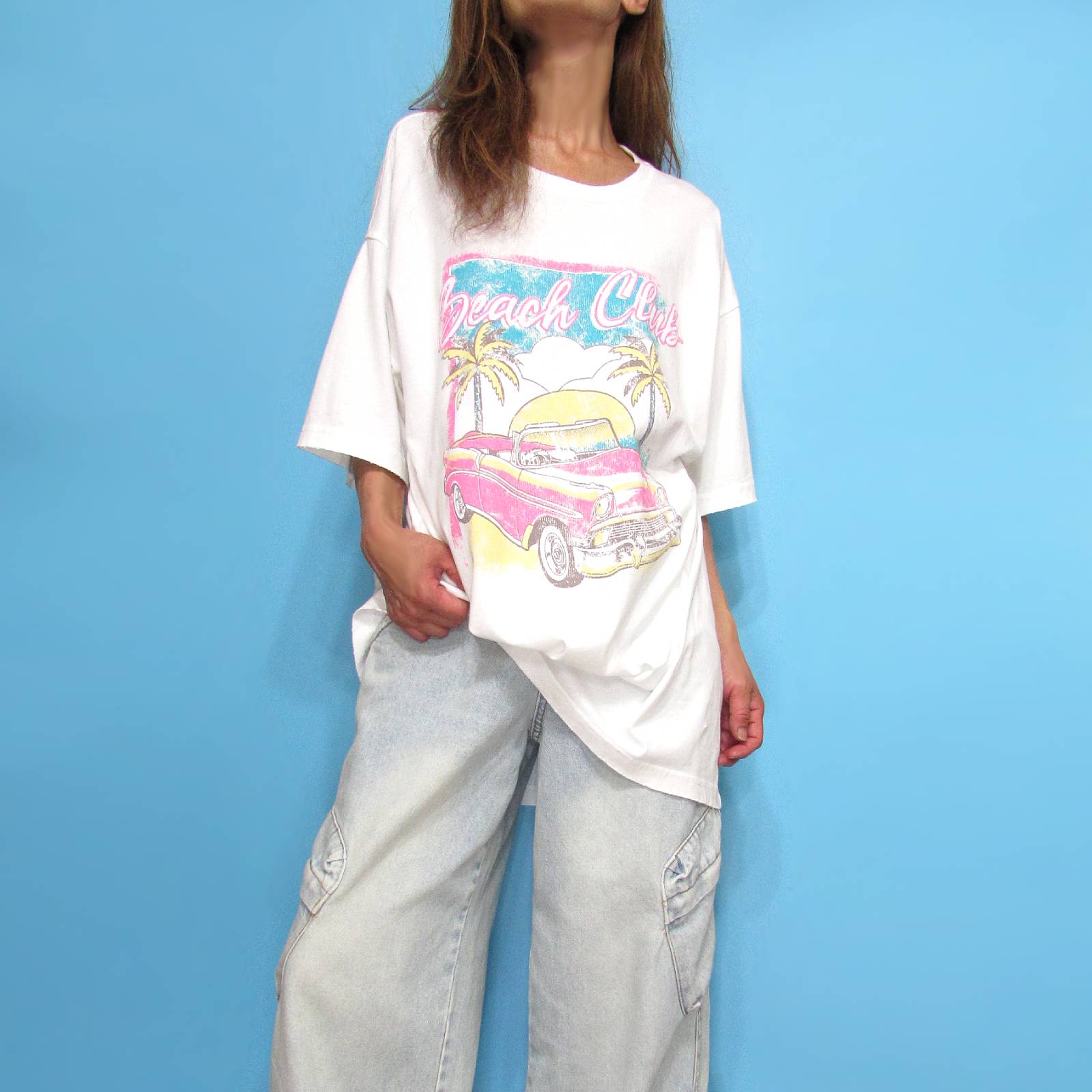 Tops875 Beach Club Oversized Vintage Graphic T/White